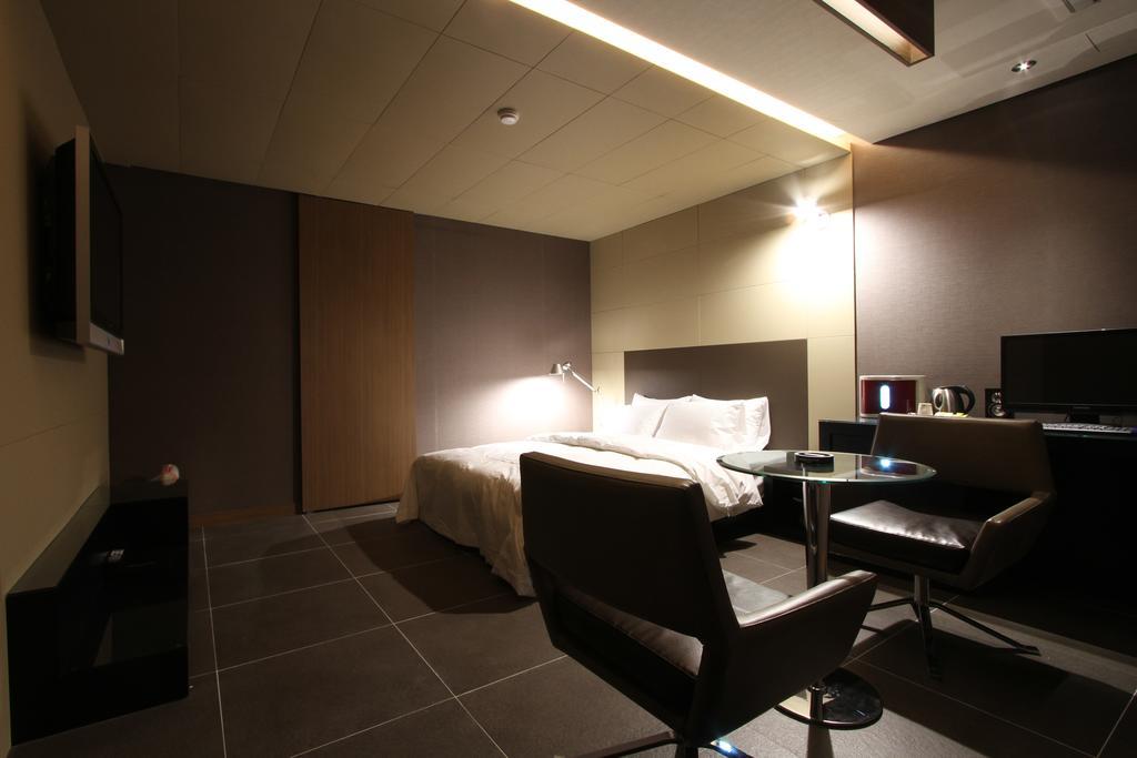 Valentine Hotel Goyang Phòng bức ảnh
