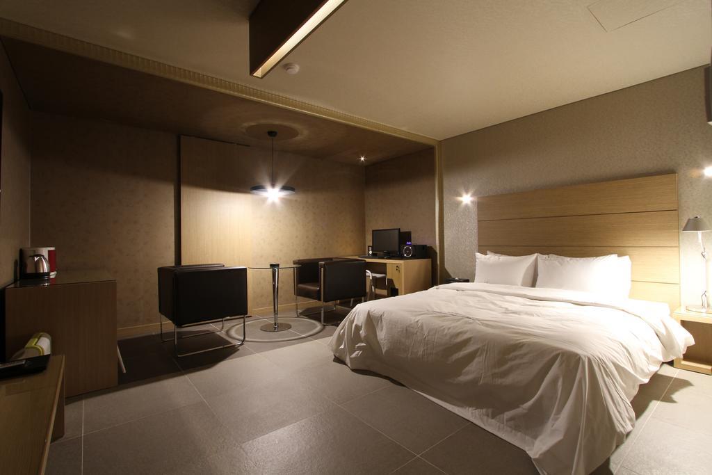 Valentine Hotel Goyang Phòng bức ảnh